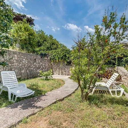 And By The Sea Gæstehus Mali Lošinj