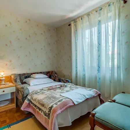 And By The Sea Guest house