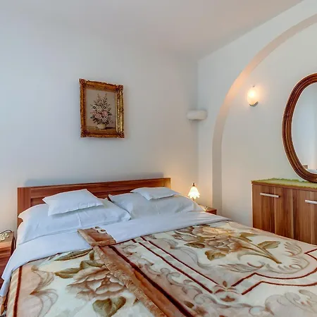 And By The Sea Gæstehus Mali Lošinj